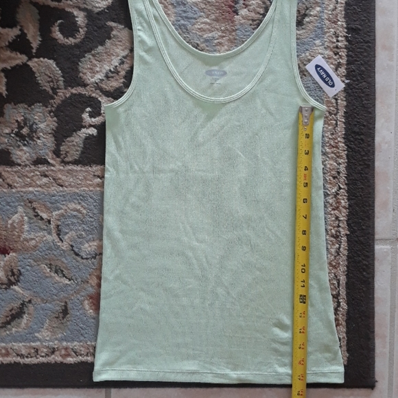 Old Navy slim fit tank - Picture 6 of 8